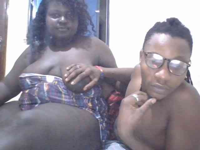 Extreme-curvyteam webcam