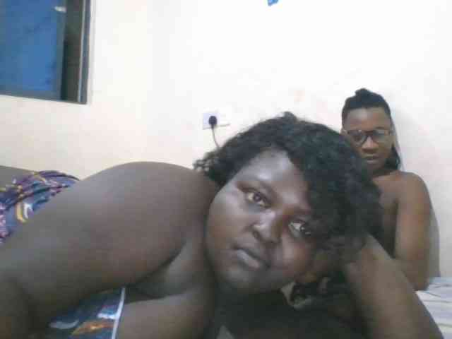 Extreme-curvyteam webcam
