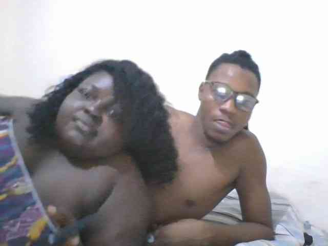 Extreme-curvyteam webcam