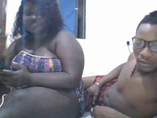 Extreme-curvyteam webcam