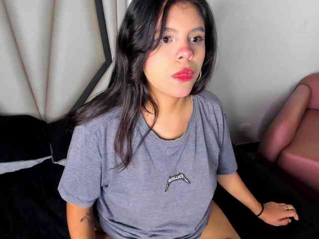 Aleja-00 Live Webcam on BongaCams