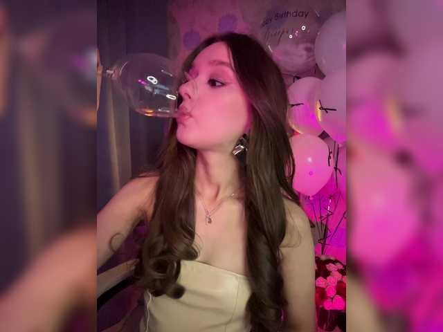 ymnichka's BongaCams show and profile