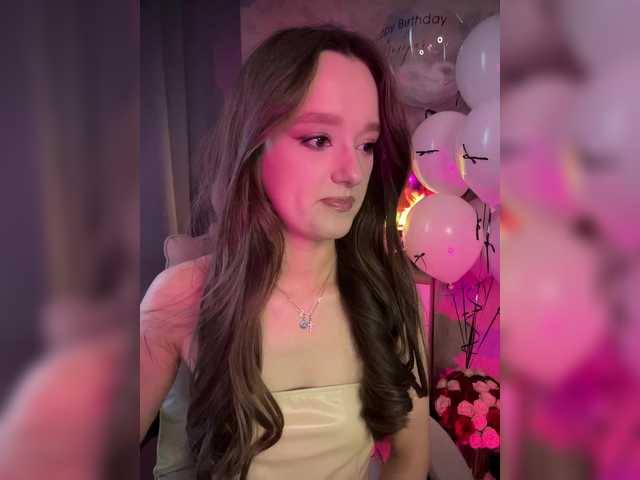 ymnichka's BongaCams show and profile