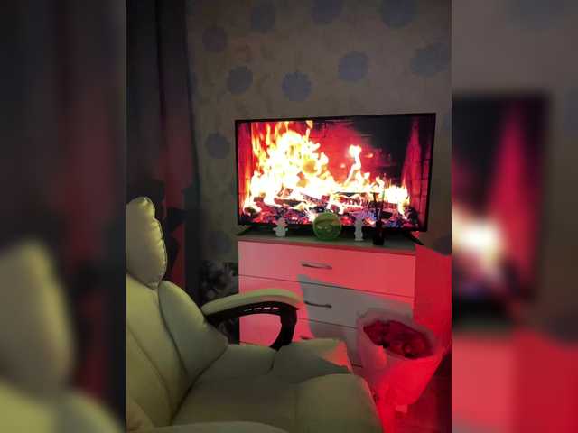 ymnichka — #nonude hi, my name is valeria  please support me in top-100! lovense works from 2 tks. @remain for my birthday 0321  