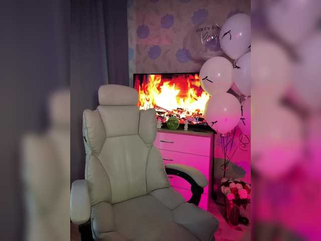 ymnichka's BongaCams show and profile