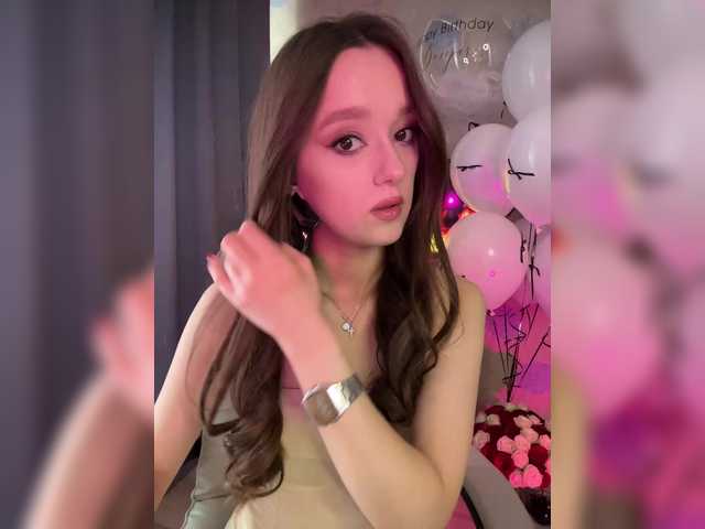 ymnichka's BongaCams show and profile