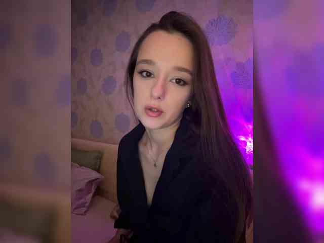 ymnichka Live Webcam on BongaCams
