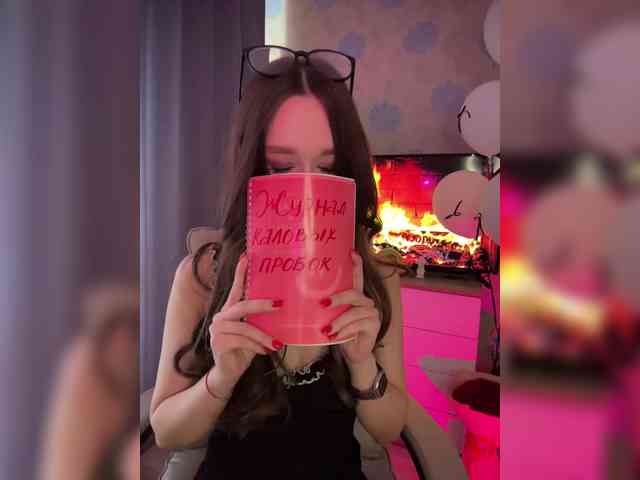 ymnichka Live Webcam on BongaCams