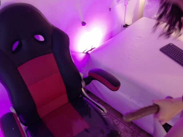  Saara-Hernandez chat room