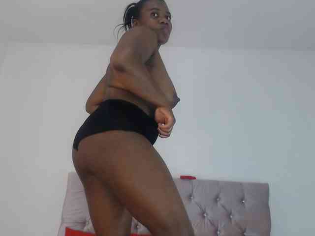 CastelleFox Live Webcam on BongaCams