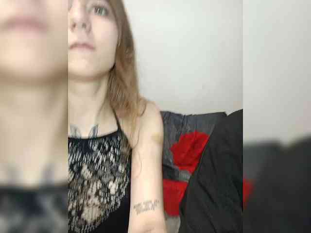 HornyLadyAndAndrey webcam