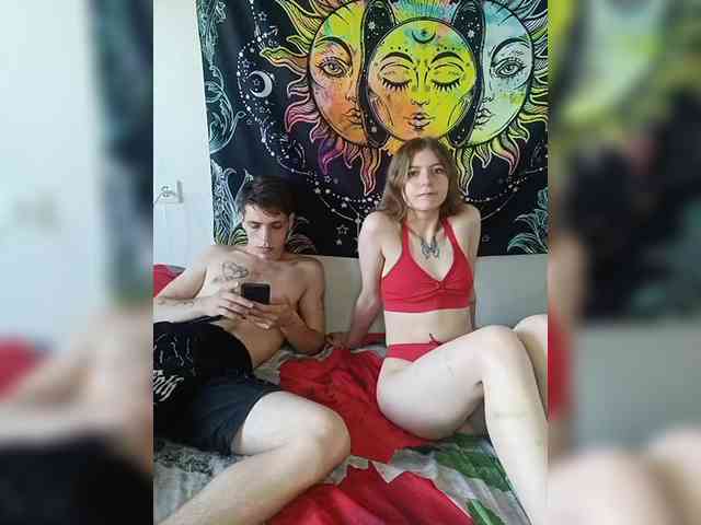 HornyLadyAndAndrey webcam