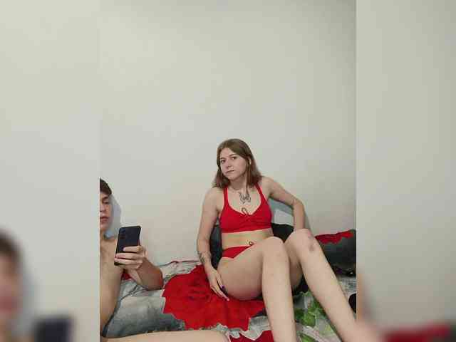 ShowMeMemasiki webcam
