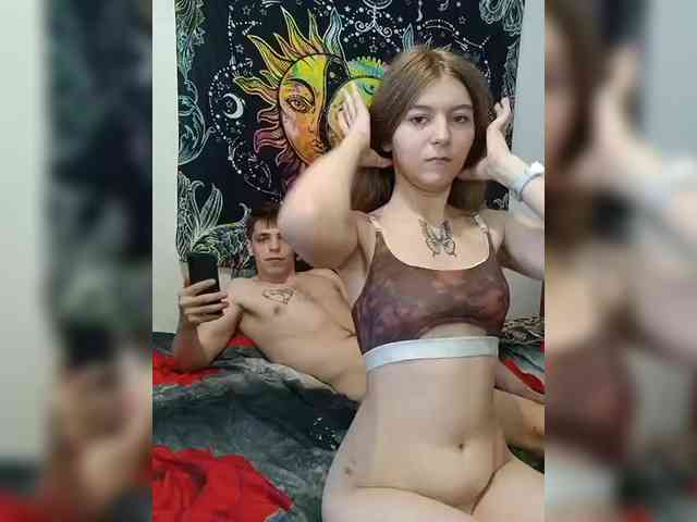 HornyLadyAndAndrey webcam