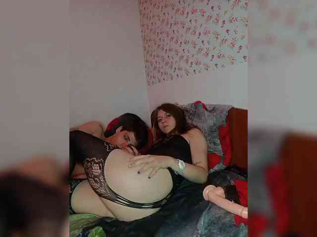 HornyLadyAndAndrey webcam