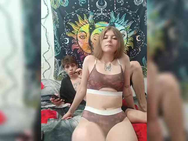 HornyLadyAndAndrey webcam