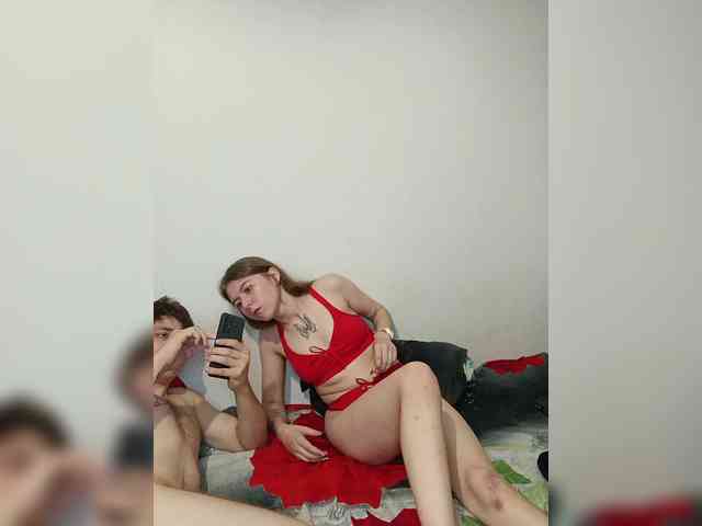 ShowMeMemasiki webcam
