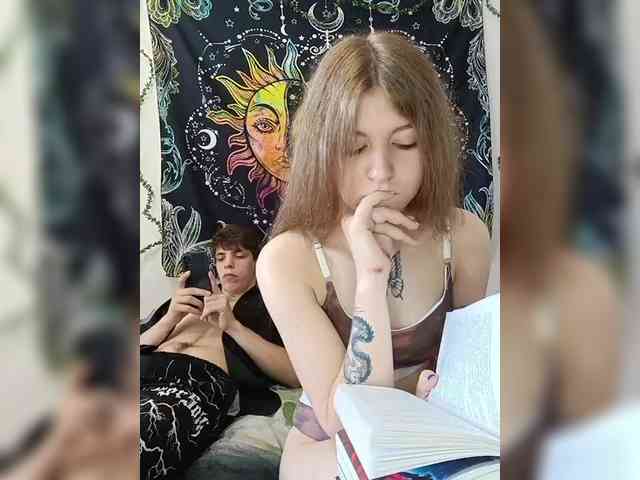 HornyLadyAndAndrey webcam