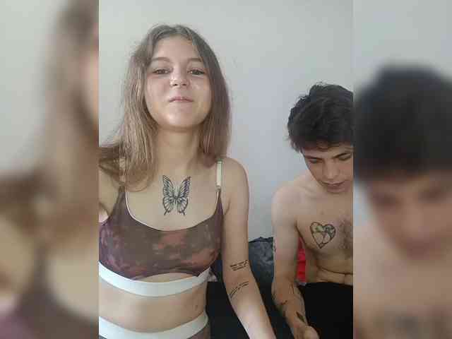 HornyLadyAndAndrey webcam