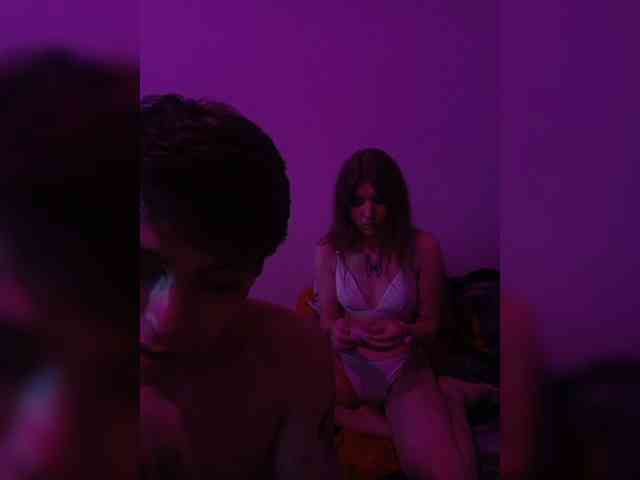 HornyLadyAndAndrey webcam
