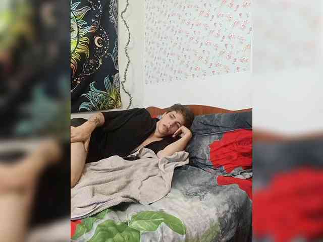 nude webcam chatroom ShowMeMemasiki