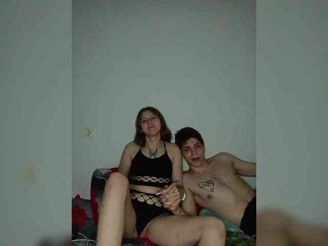 ShowMeMemasiki webcam