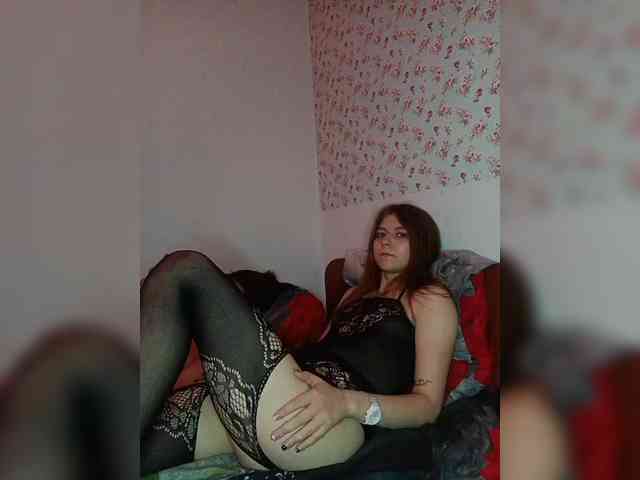 HornyLadyAndAndrey webcam