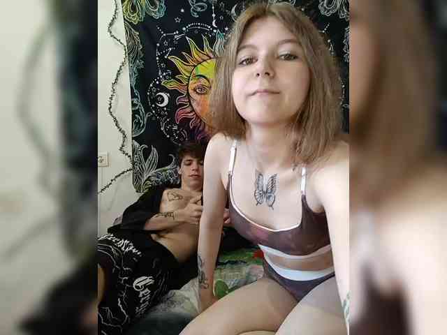 HornyLadyAndAndrey webcam