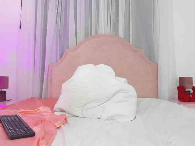 Dream-Danna18 Live Webcam on BongaCams