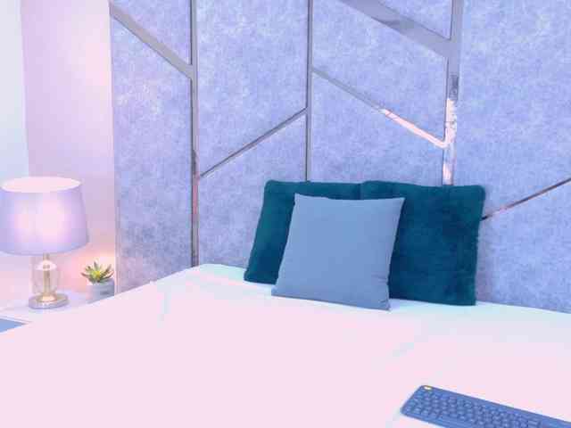 DulceVega webcam
