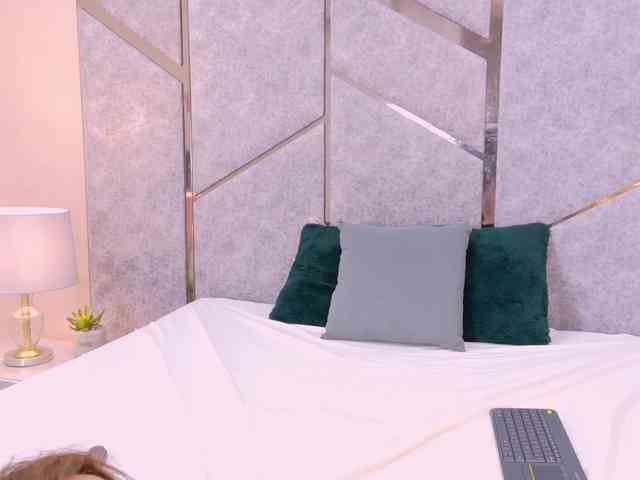 DulceVega webcam