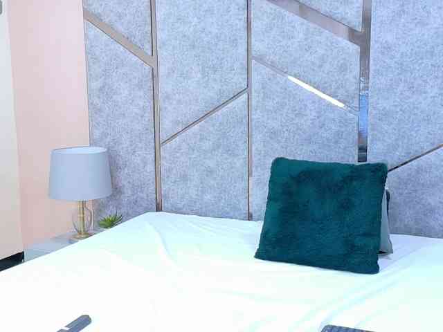 DulceVega webcam