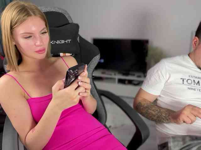 Модель: SquirtalPussy