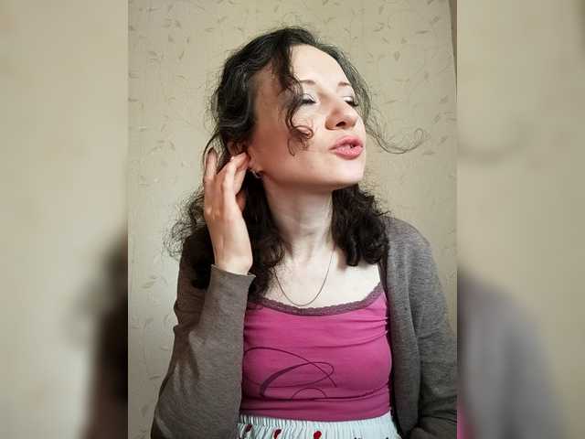 Mint-Lime's BongaCams show and profile