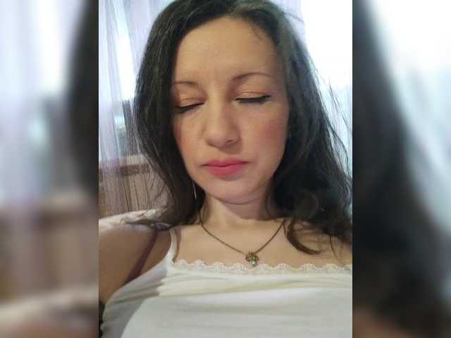 Mint-Lime's BongaCams show and profile