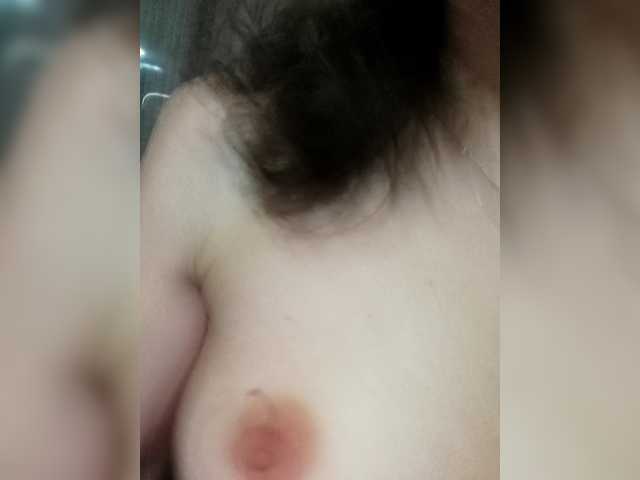 Mint-Lime's BongaCams show and profile