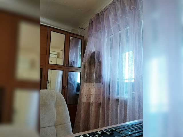 Mint-Lime's BongaCams show and profile