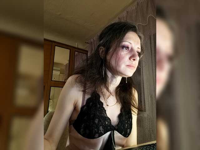 Mint-Lime's BongaCams show and profile