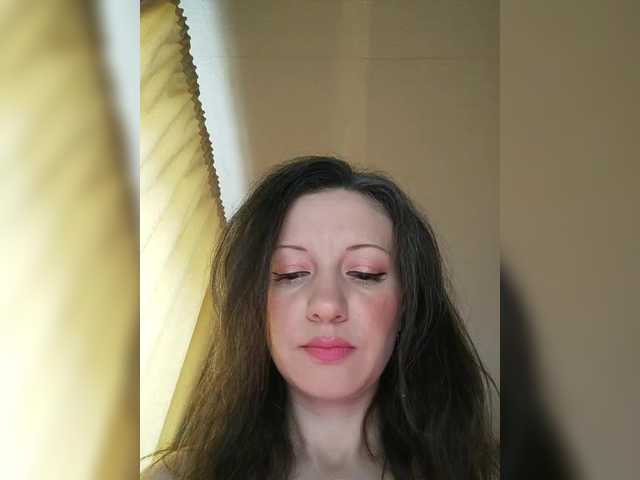 Mint-Lime's BongaCams show and profile