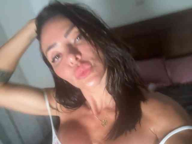 FlaviaOliver Live Webcam on BongaCams