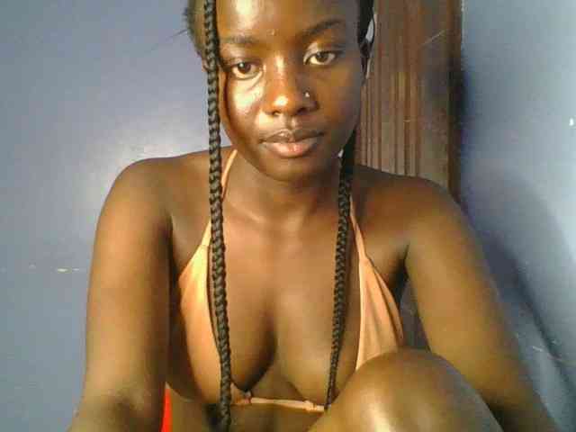 Cutiechoco Live Webcam on BongaCams