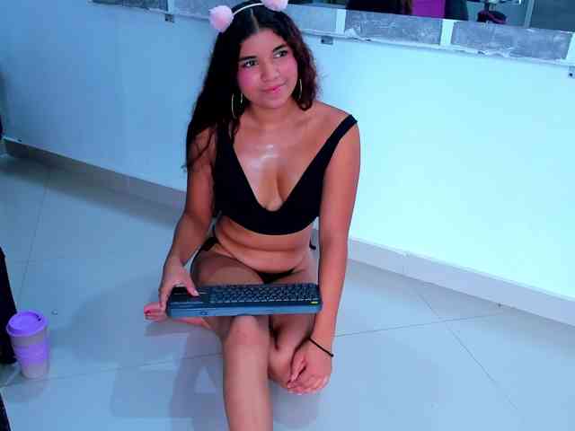 Scarlett-riles webcam