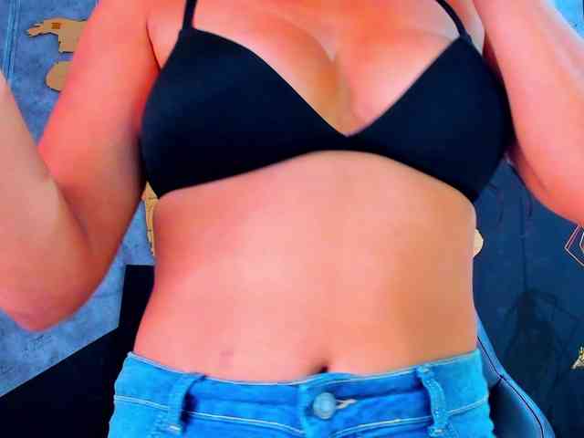 Scarlett-riles webcam