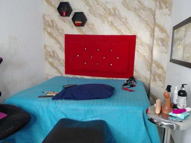 Issa-love's BongaCams show and profile