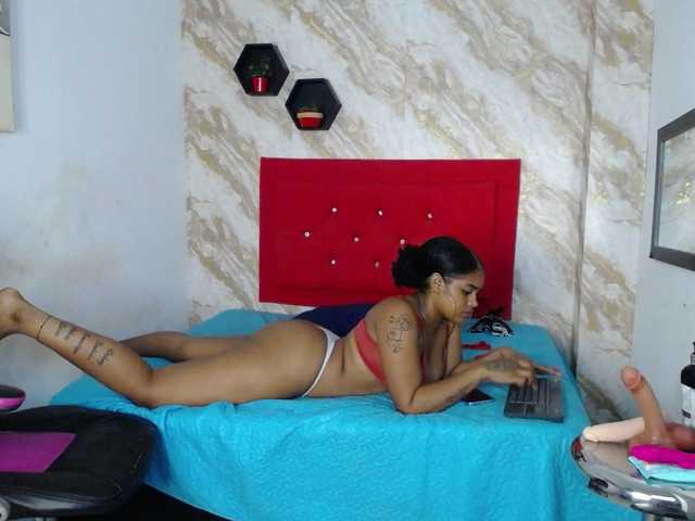 Issa-love's BongaCams show and profile