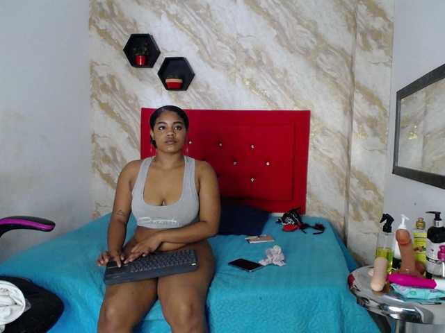 Issa-love's BongaCams show and profile