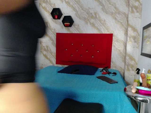 Issa-love's BongaCams show and profile