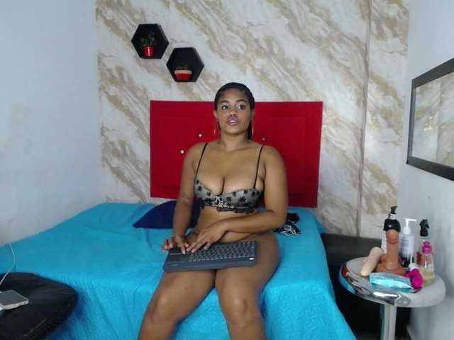 Issa-love's BongaCams show and profile