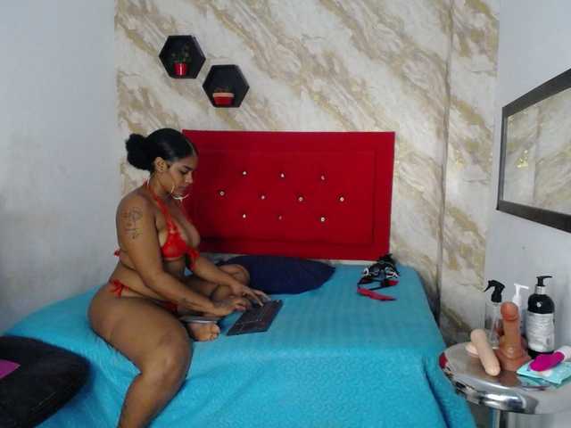 Issa-love's BongaCams show and profile