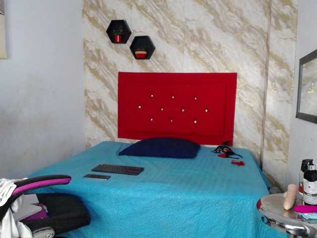 Issa-love's BongaCams show and profile